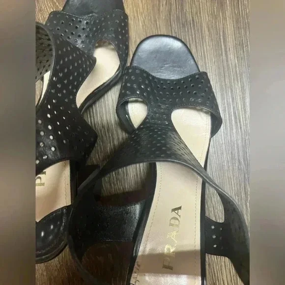 Prada Perforated T-Strap Sandal, Nero‎ Sz 40.5 US 10.5 - Picture 10 of 14